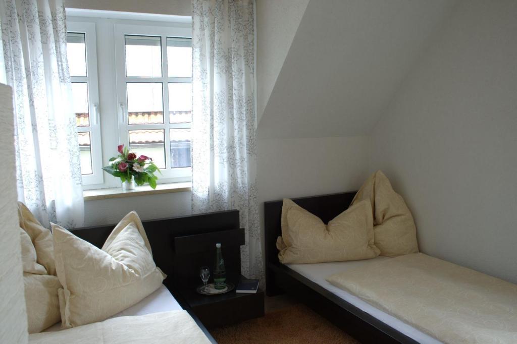 Landhotel Rangau Gasthof & Brennerei Markt Erlbach Szoba fotó